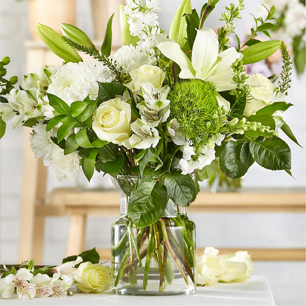 Classic Ivory – A Florist Original – Lupita Flowers, Novato CA