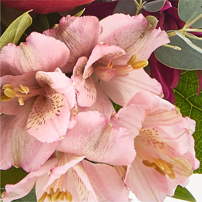 Berry Cobbler Bouquet –  Lupita Flowers, Novato CA