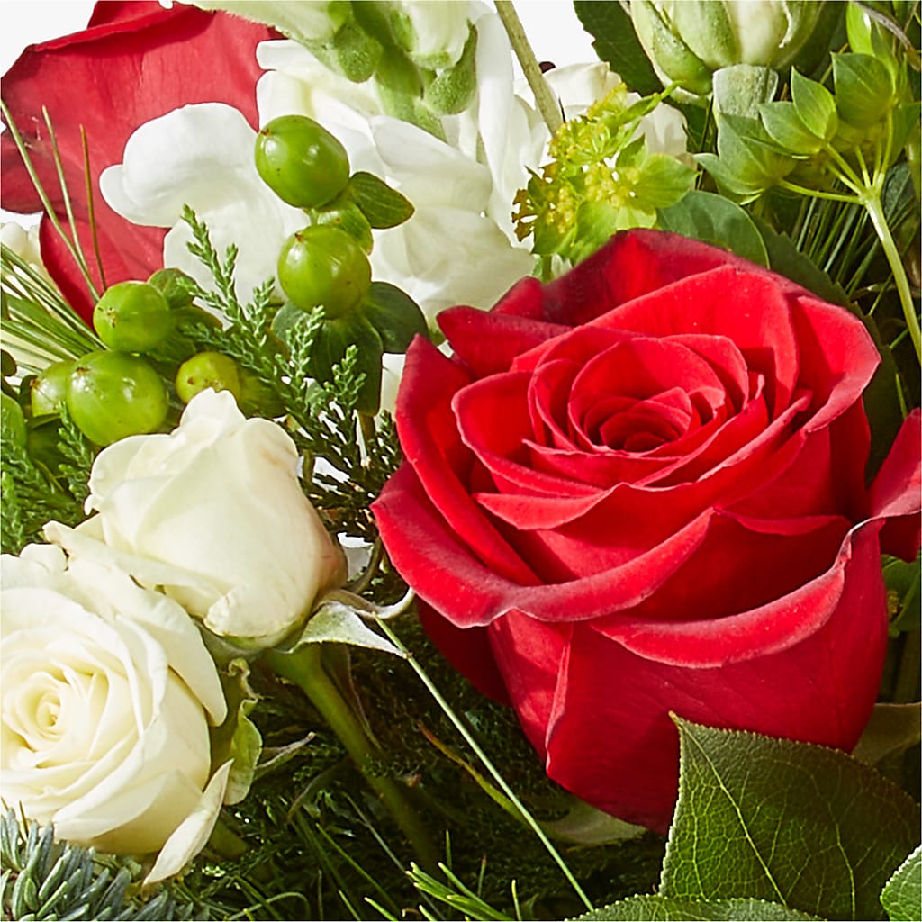 Deck the Halls Bouquet –  Lupita Flowers, Novato CA